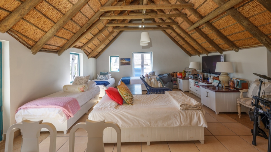 6 Bedroom Property for Sale in Struisbaai Western Cape